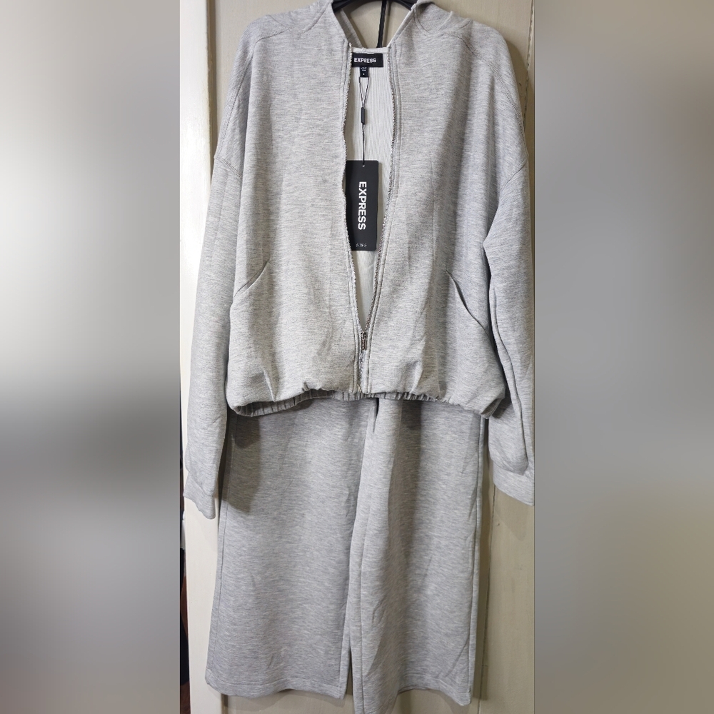 Hoddie And Pants.Express Gray Zip-Up Jacket and Pants Set